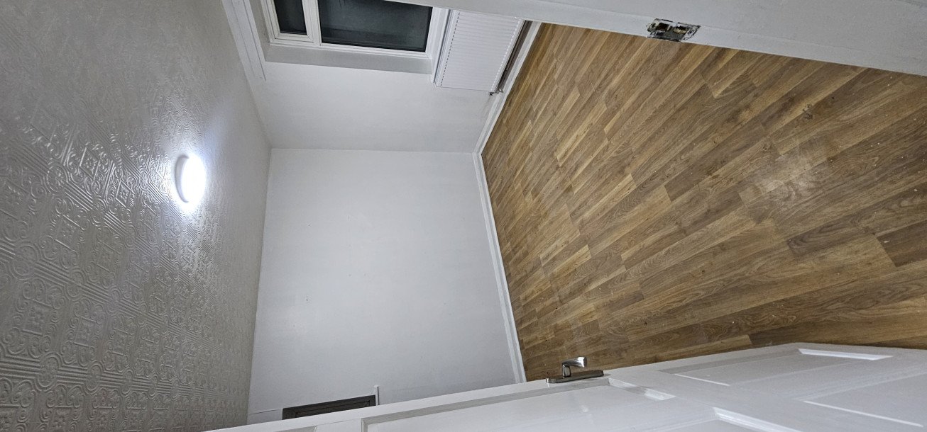 Leased 15 South Walk-2